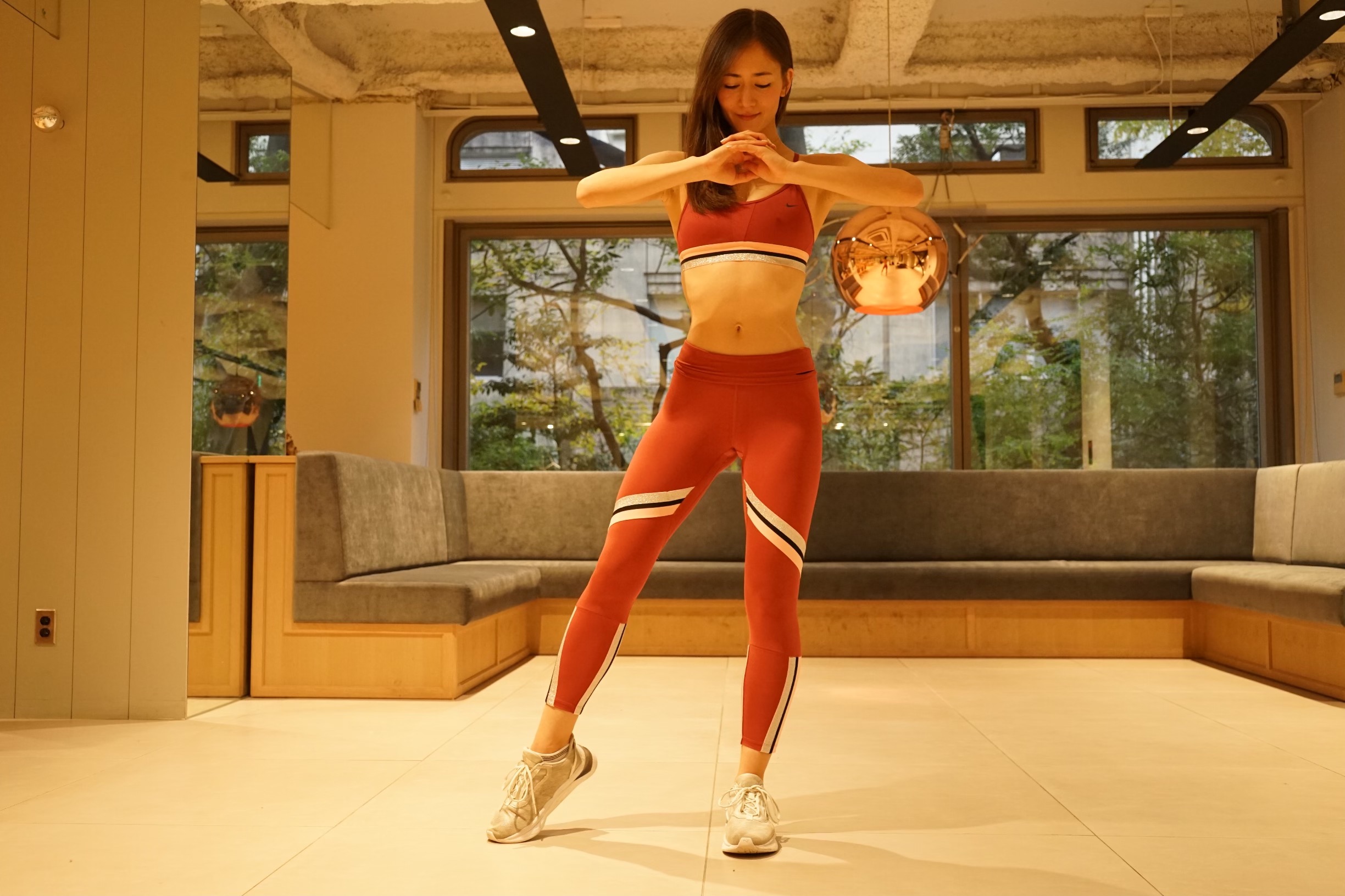宮河マヤさんが伝授 楽しい冬にこそ 太りにくい体 を手に入れよう バックライントレーニングで痩せ体質 後ろ姿美人にvol 3 Biople Jp ビープル ドット ジェイピー