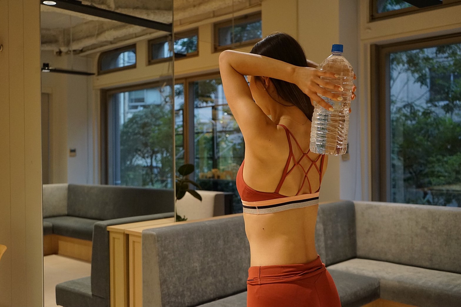 宮河マヤさんが伝授 楽しい冬にこそ 太りにくい体 を手に入れよう バックライントレーニングで痩せ体質 後ろ姿美人にvol 3 Biople Jp ビープル ドット ジェイピー